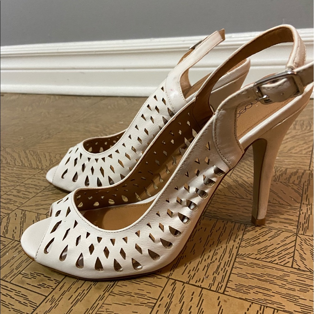 White summer heels for sale, very cheap